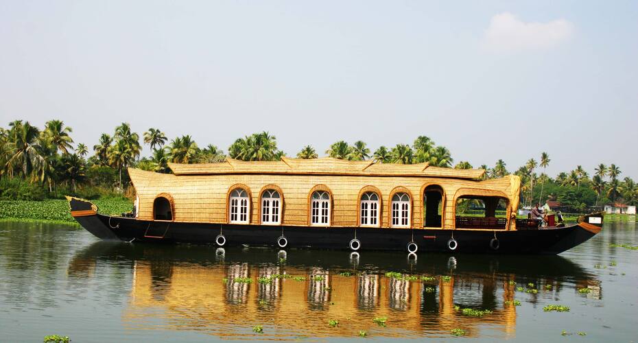 Rosey Houseboats, Alleppey 1